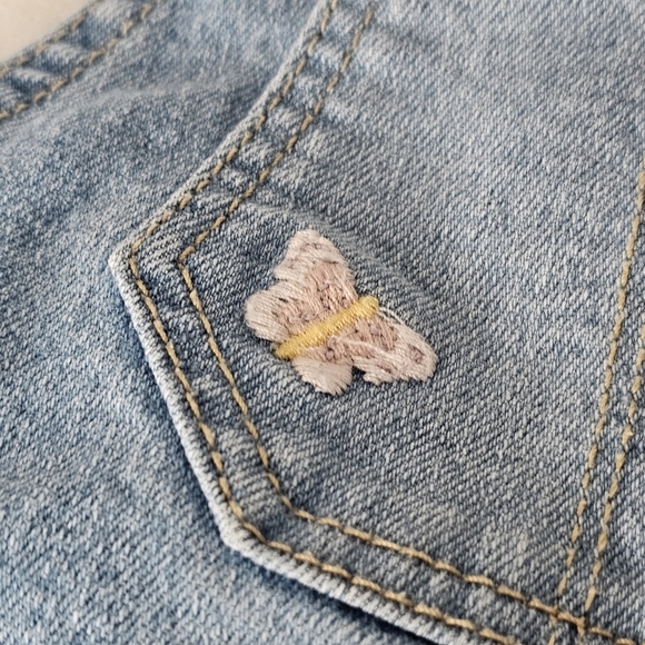 OshKosh B'Gosh Kids Overall Shorts Size 3T Blue Jeans Embroidered Butterfly - Picture 4 of 10